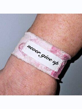 Never Give Up Bracelet Cuff Pink Camo Inspirational Jewelry Stretch Wrist Band